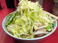 「小ラーメン（ニンニクヤサイ）@650」@ラーメン二郎 桜台駅前店の写真