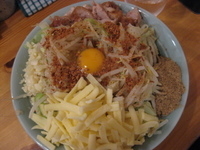 「あえそば[大盛]魚粉+チーズ（野菜+にんにく）」@えぼし麺 菜良の写真