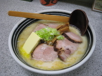 「塩バターミルクチャーシューラーメン」@札幌ラーメン めんくらの写真