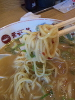 「こってりラーメン（ネギ多め、普通麺）」@天下一品 総本店の写真