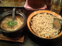 「醤油つけ麺+茶漬け風ごはん」@麺屋 つるり 茨城総本店の写真