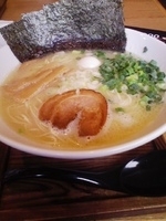 「丸鶏塩らーめん ごはん小」@一合舎 前橋店の写真