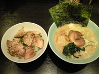 「醤油ラーメン+チャーシュー丼=1000円」@松壱家 藤沢南口店の写真