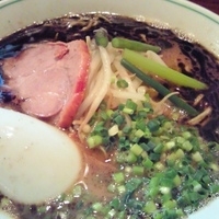 「らぁ〜めん+替玉」@らぁ〜めん ぶぃスリーの写真