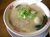 「こってり醤油+煮玉 800円」@東京とんこつ とんとら 白岡店の写真