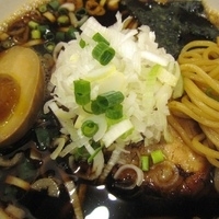 「まごころ式濃口しょうゆらーめん+まごころシール 500円」@らーめんまごころの写真