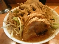 「小ラーメン 魚粉 にんにく あぶら」@ラーメン二郎 八王子野猿街道店2の写真