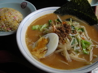 「みそラーメン・半チャーハン850円」@中華 あゆ太の写真