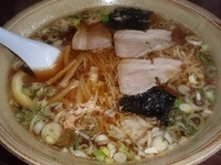 「醤油ラーメン（大）（630円）」@十八番の写真