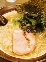 「ラーメン（太麺、￥650）+ホウレンソウ（￥100）+替え玉（細」@誠屋 大森山王店の写真