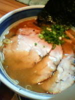 「濃厚和風エビ辛子中華そば+チャーシュー増し・2枚+半ライス」@中華そば・つけそば 浜屋 我孫子店の写真