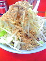 「チビ豚らーめん750円（野菜増し）+魚粉100円」@らーめん 武丸の写真