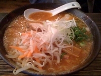 「烈火唐人味噌らぁめん+煮たまご+炙り焼豚」@麺や 鐙 本店の写真