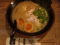 「らーめん+濃口玉子」@豚骨世界 大大の写真