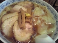 「チャーシューワンタンメン（油多め）+やみつきロースご飯」@二葉 天沼店の写真