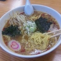 「ラーメン（特盛）+大辛 550円+300円+30円=880円」@麺屋 筑波の写真