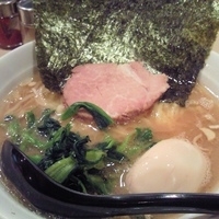 「半熟味玉ラーメン」@横浜家系ラーメン田中の写真