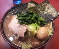 「ラーメン+キャベツ+味玉」@家系総本山 ラーメン吉村家の写真