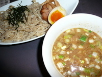 「手打ちつけ麺（大盛り 200g）￥700+葱だく（無料）」@つけ麺屋 喰櫓武（CHROME）の写真