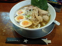 「三代目比内TORIそば+クーポン味玉+メールサービス大盛り（替え」@ラーメン 虹ノ麺 小山店の写真