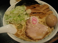 「中華そば玉子（中盛り） 880円」@大勝軒まるいちの写真