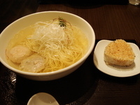 「あら炊き塩らあめん焼きおにぎり付 950円」@麺屋 海神の写真