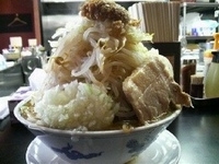 「みそラーメン+小豚+ニンニク・ヤサイマシ「780円+150円」」@山勝角ふじ 南流山店の写真