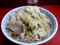 「ぶた入りラーメン大（野菜、ニンニク少し）」@ラーメン二郎 目黒店の写真