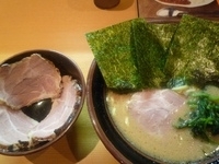 「ちゃーしゅーめん（醤油うすめ、脂普通、麺かため）（800円）」@紫蔵の写真