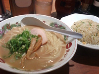 「中華そば（こってり）チャーハン定食（940円）」@天下一品 五反田店の写真