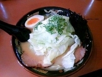 「特製ちょもラーメン+キャベツ増し」@俺らラーメン ちょもらんまの写真