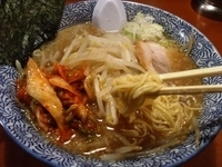 「とんこつらーめん モヤシ増し+キムチ」@ぶぶか 吉祥寺店の写真