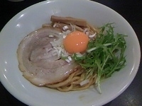 「比内地鶏脂の油そば玉子つき」@音麺酒家 楽々の写真