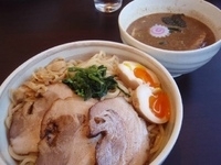 「特製つけめん（930円）+中盛（300g）（100円）+ごはん（」@ニ升屋の写真