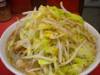 「小ラーメン 700円（ヤサイ・ニンニク・カラメ）」@ラーメン二郎 小岩店の写真