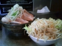 「コク味噌ラーメン 800円 麺カタメ + 味玉 70円  + 豚」@らーめん大 大久保店の写真