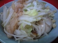 「チビ豚らーめん+味玉（830円）ニンニク少な目アブラマシ」@らーめん 武丸の写真