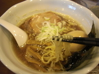 「にぼし中華そば（並）750円+味玉100円」@づゅる麺 AOYAMAの写真