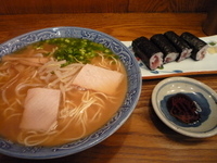 「ラーメンセット （中華そば+寿司） 600円（14時まで）」@四方平の写真