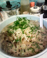 「東京とんこつ味噌ラーメン 九州麺（780円）」@メロディー 本店の写真