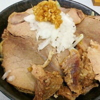 「馬鹿豚ふじ麺（野菜少し・ニンニク少なめ・アブラ多め） 700円」@馬鹿豚にし田の写真