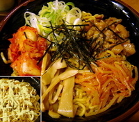 「浜辛そば W盛り 390円（オープン一周年記念セール）」@油そば専門店 浜そば 本店の写真