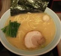 「醤油らーめん、小ごはん」@横浜家系ラーメン 港家の写真