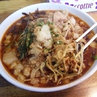 「激辛ラーメン「鷹の爪」醤油、汁あり（3辛）※11/19限定+大盛」@大勝軒 佐貫店の写真