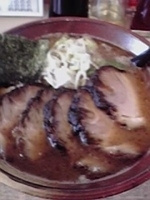 「魚介醤油ラーメン680円+チャーシュー200円」@麺屋 花形の写真