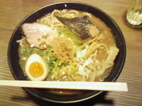 「魚介豚骨【本日の限定】（直火焼チャーシュー）」@喜元門 本店の写真