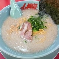 「プレミアム塩とんこつ（期間限定、麺固め） ￥780」@ラーメン山岡家 かすみがうら店の写真