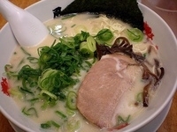 「とんこつラーメン（クーポン券利用でネギ増し）」@博多風龍 水道橋店の写真