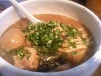 「掛け豚玉そば（900円）」@俺の空の写真