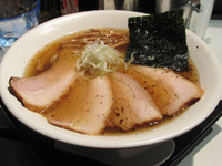 「煮豚そば（醤油）@950」@SOBAHOUSE金色不如帰の写真